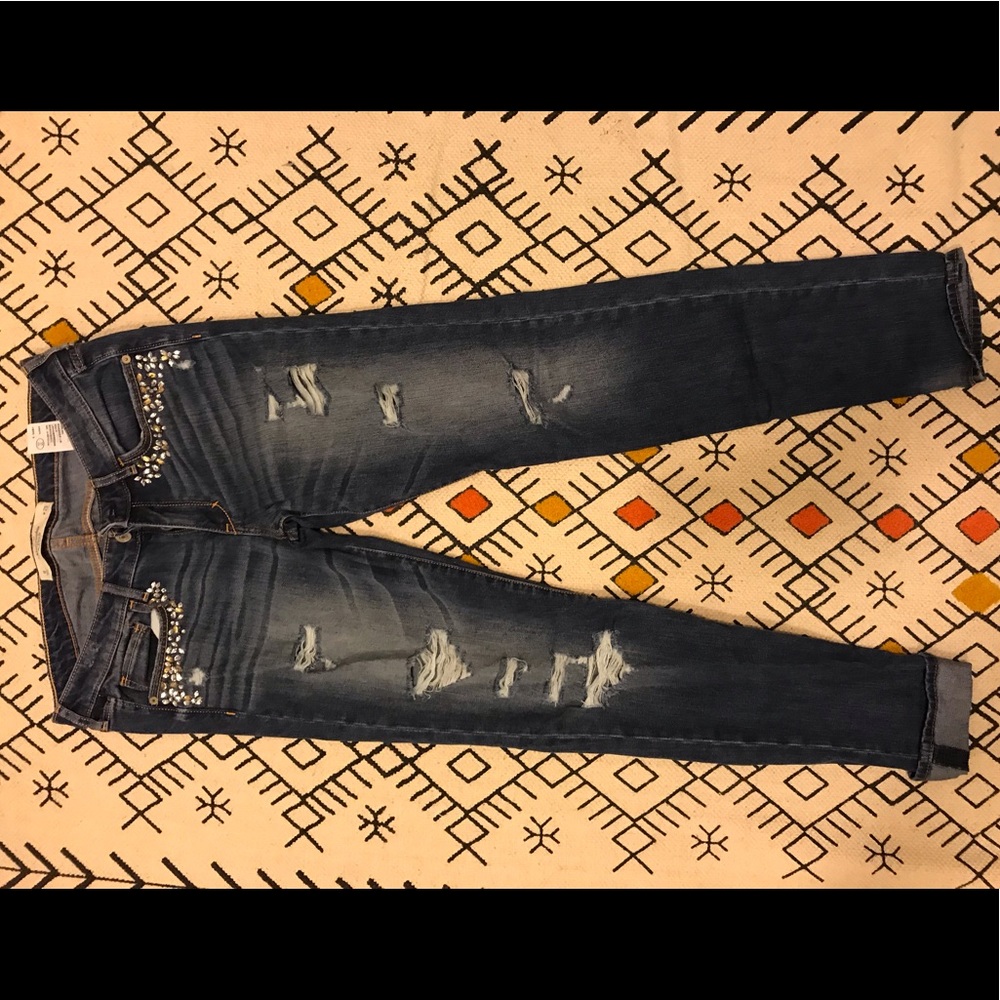 A&F Women’s distressed jeans